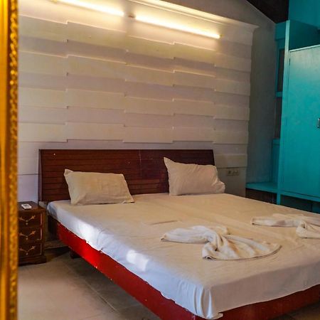 Piggy Calangute By Urban Nomads - Dorms & Pvt Rooms GOA Eksteriør billede