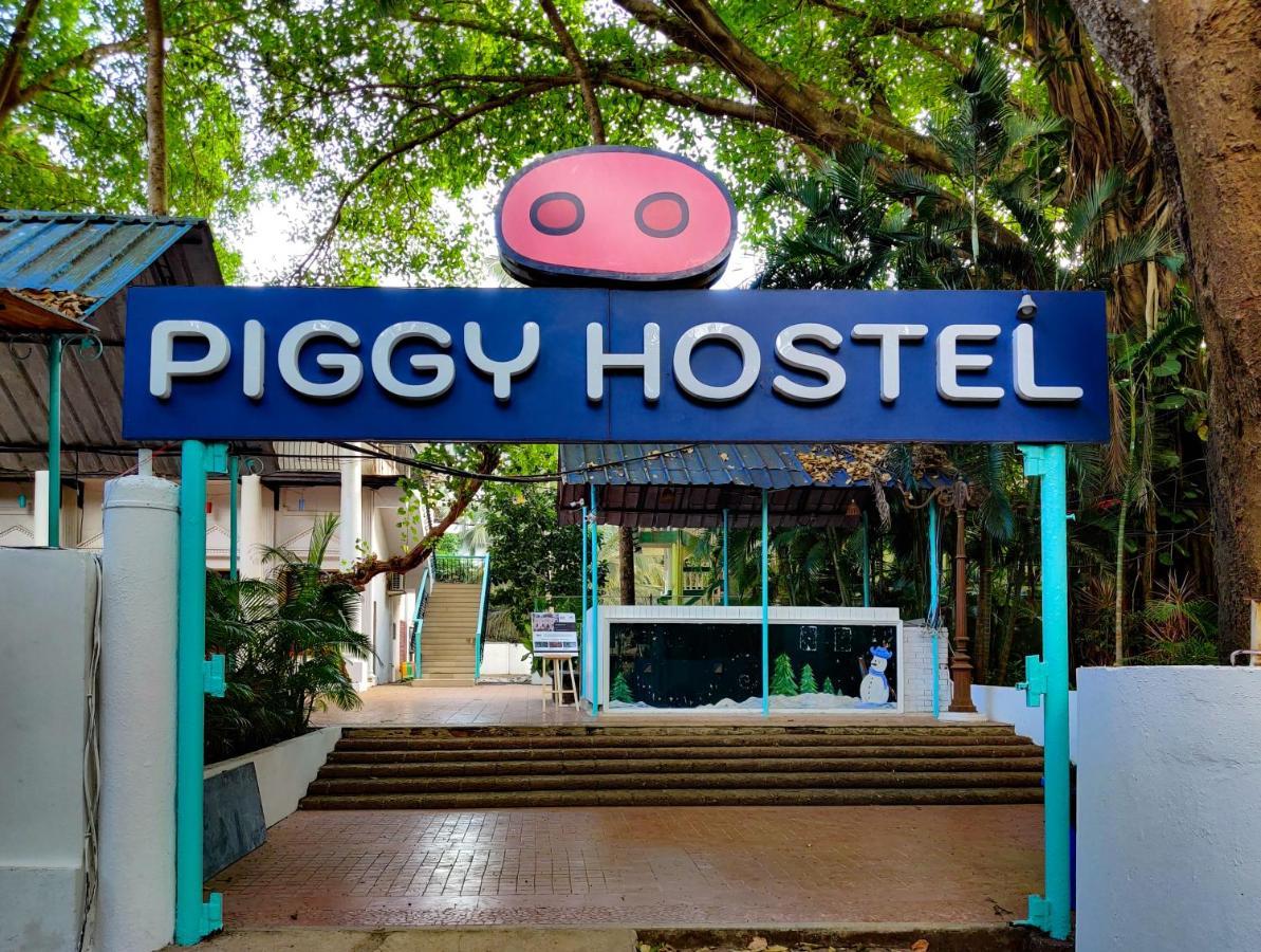 Piggy Calangute By Urban Nomads - Dorms & Pvt Rooms GOA Eksteriør billede