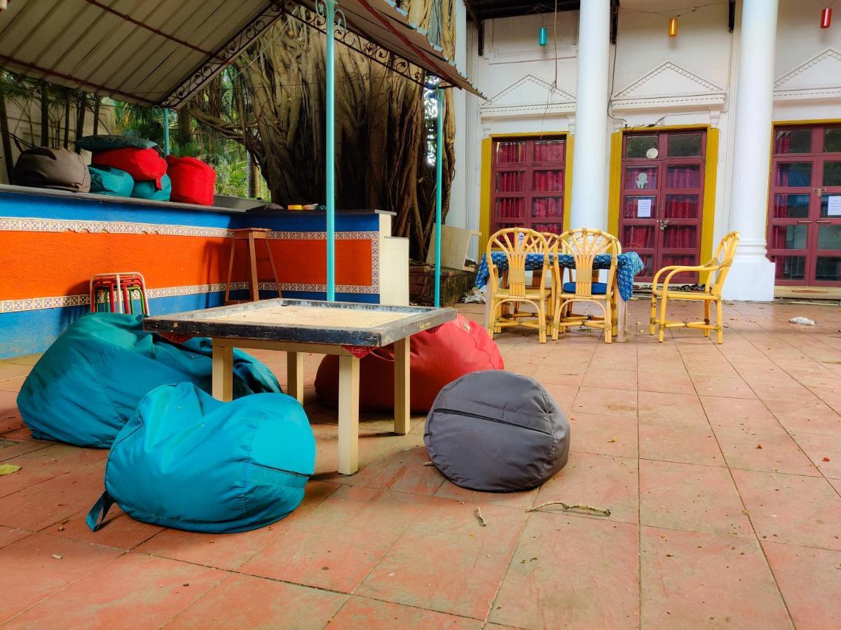 Piggy Calangute By Urban Nomads - Dorms & Pvt Rooms GOA Eksteriør billede
